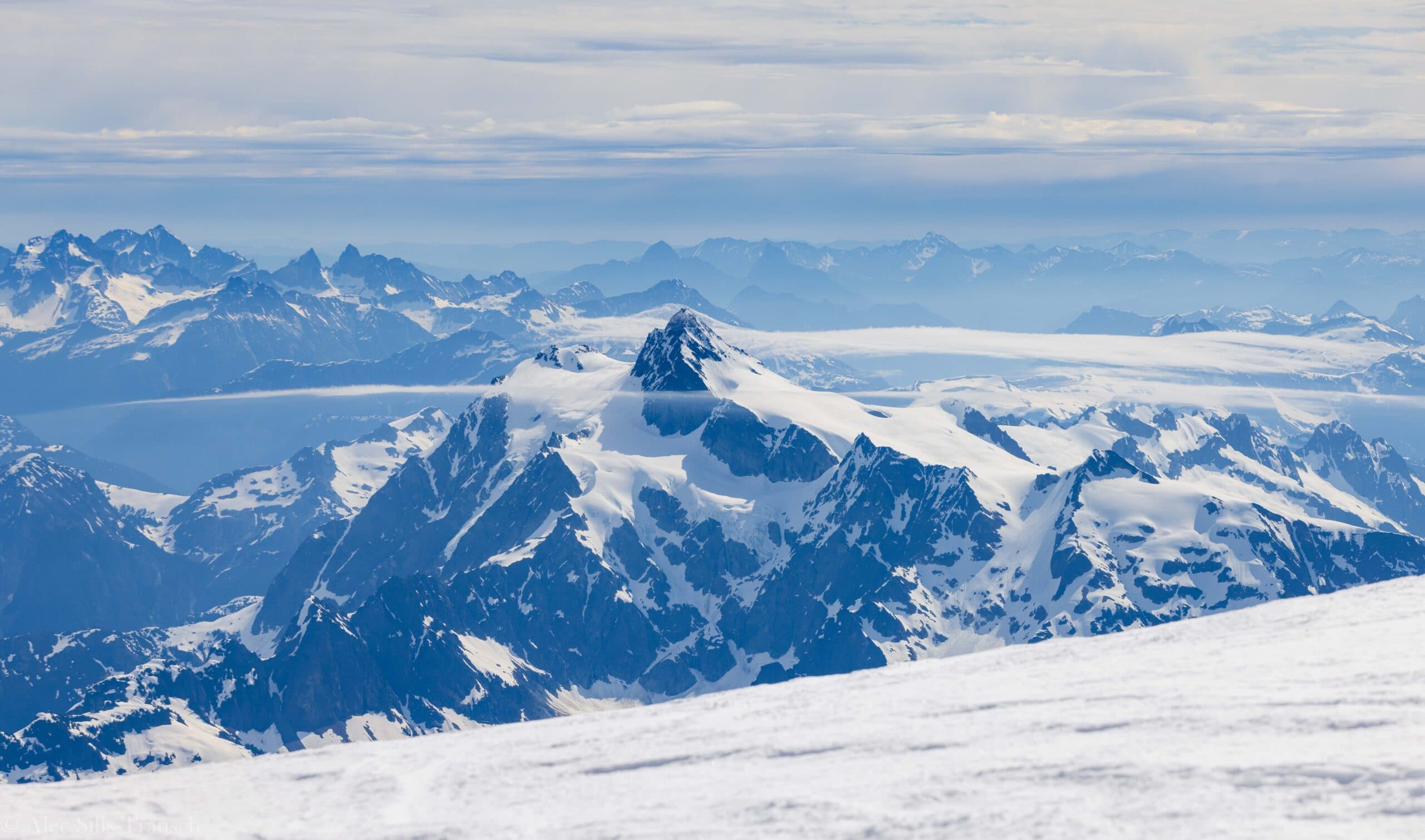 The ultimate goal: Reaching Mount Baker's summit highlights the true essence of mountaineering splendor.